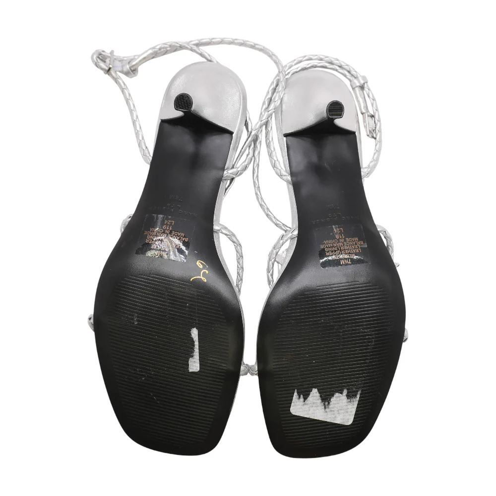 Silver Heels - Image 3