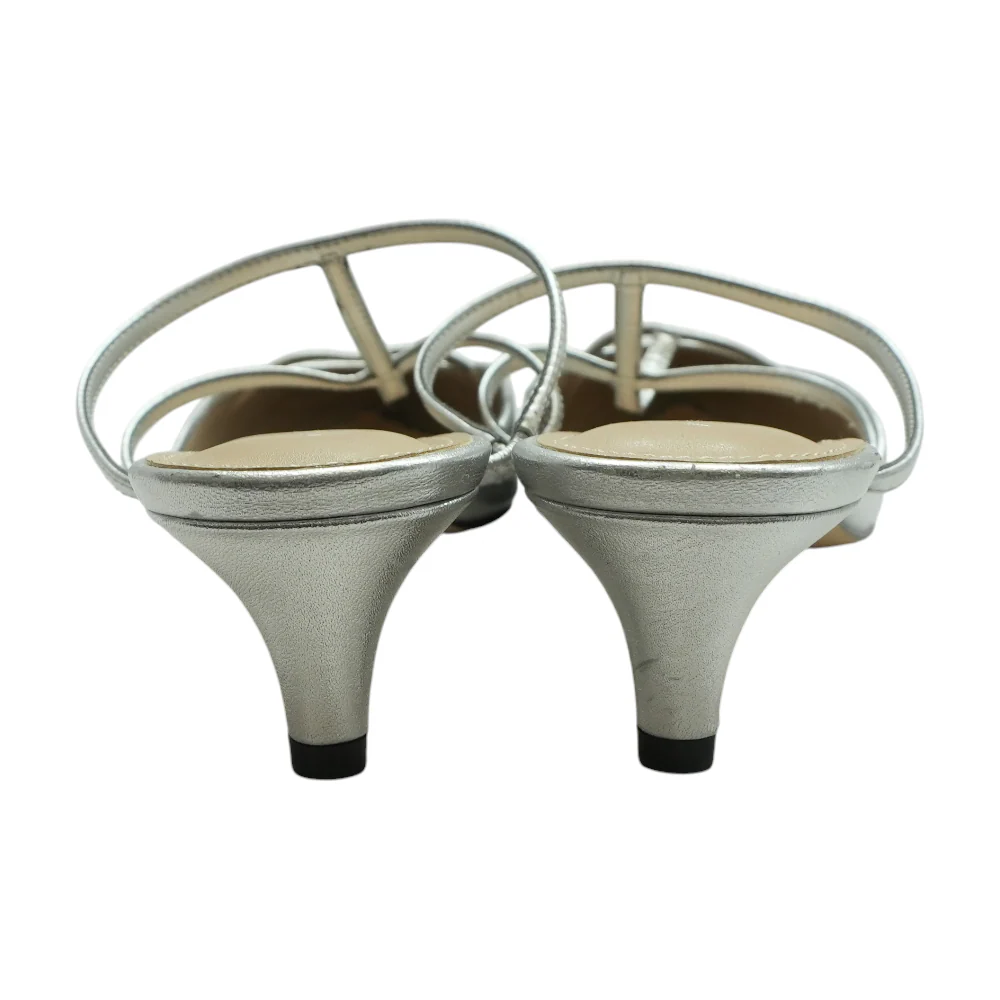 Silver Heels - Image 2