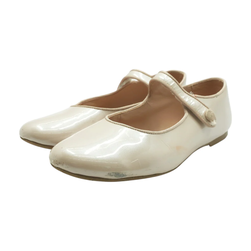 Nude Flats