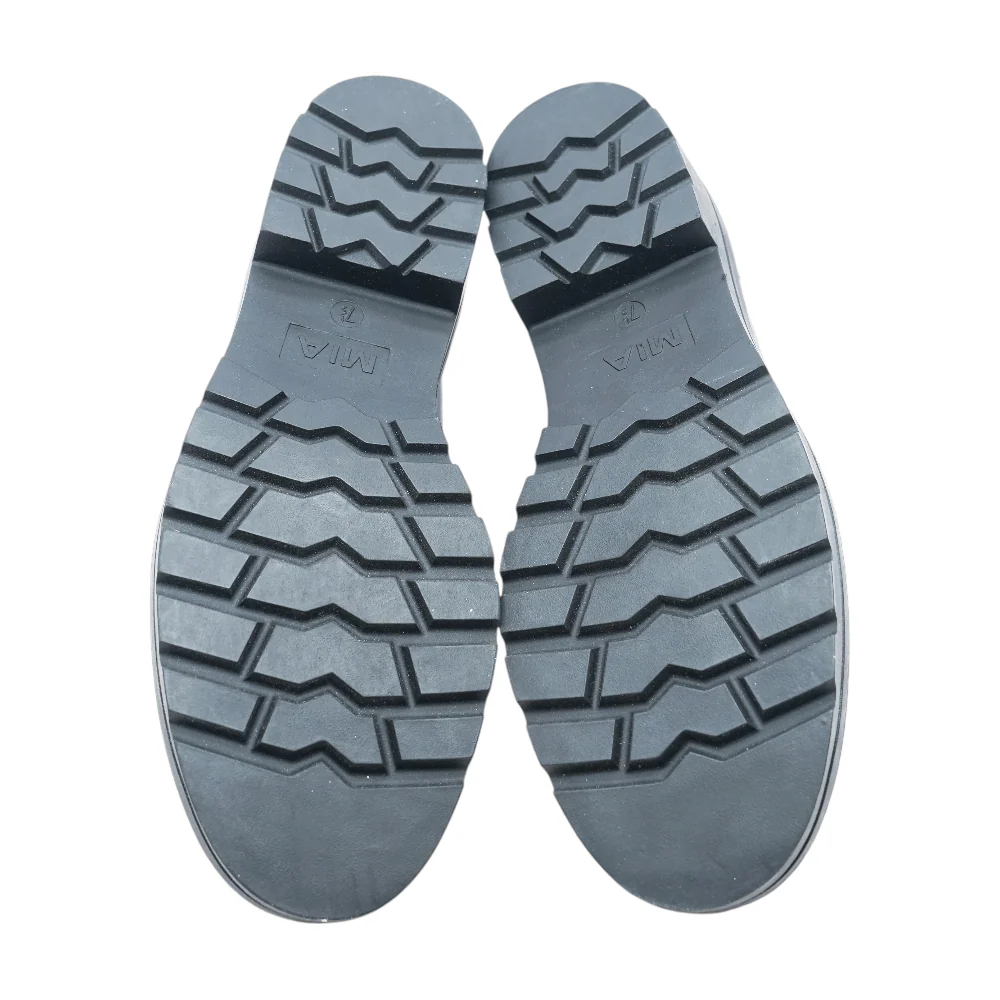 Black Flats - Image 3