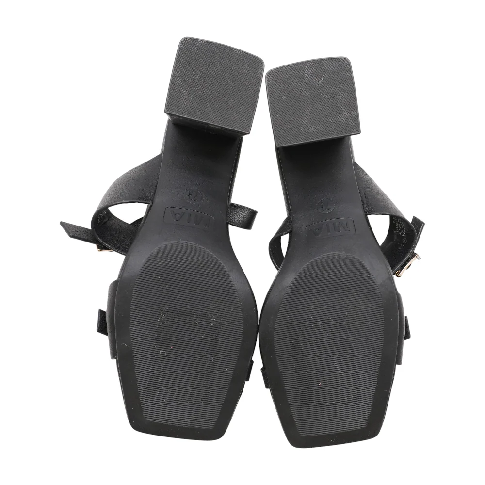 Black Heels - Image 3