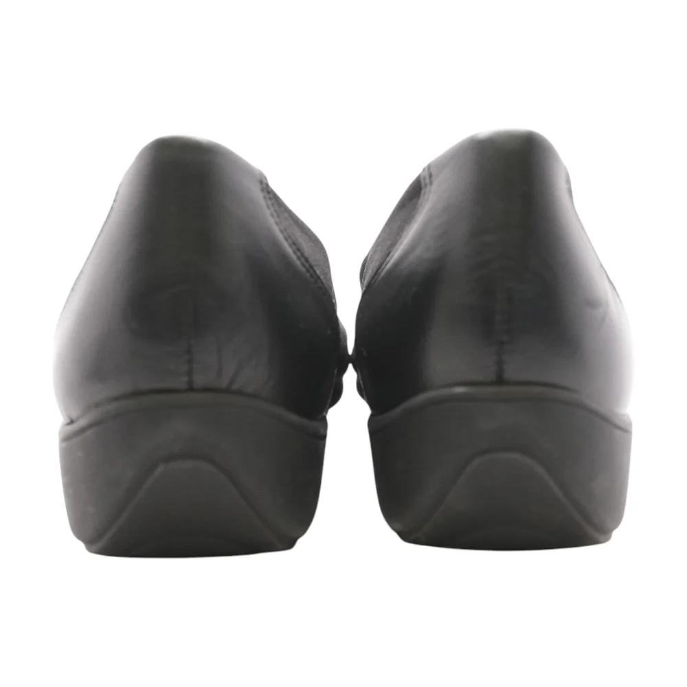 Black Flats - Image 2