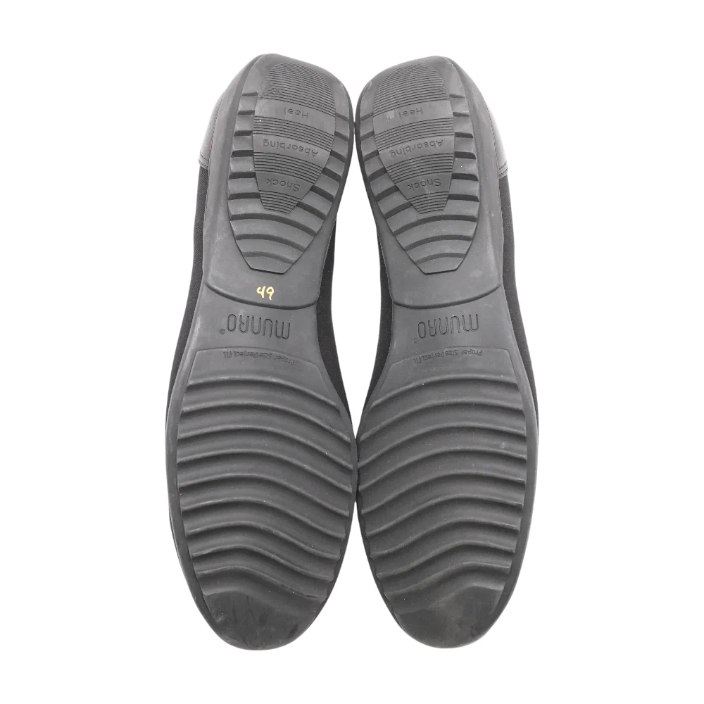 Black Flats - Image 3