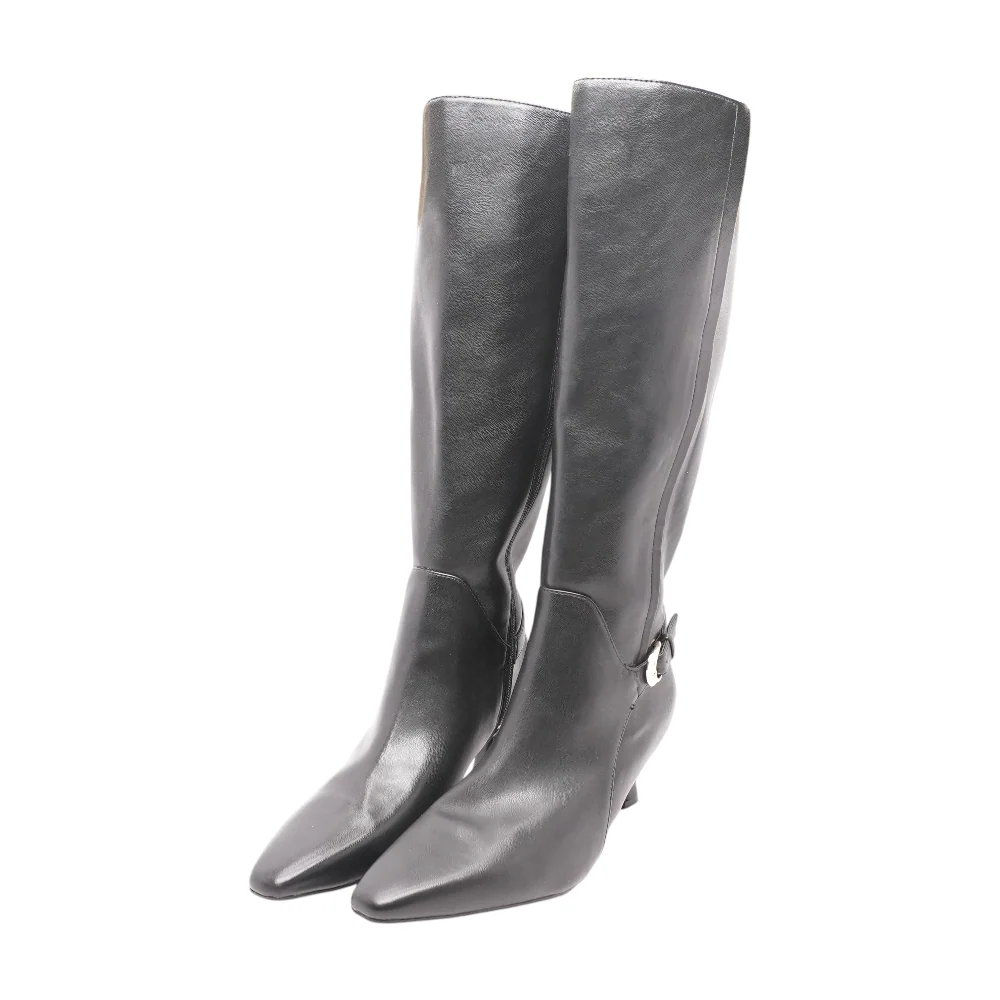 Black Boots