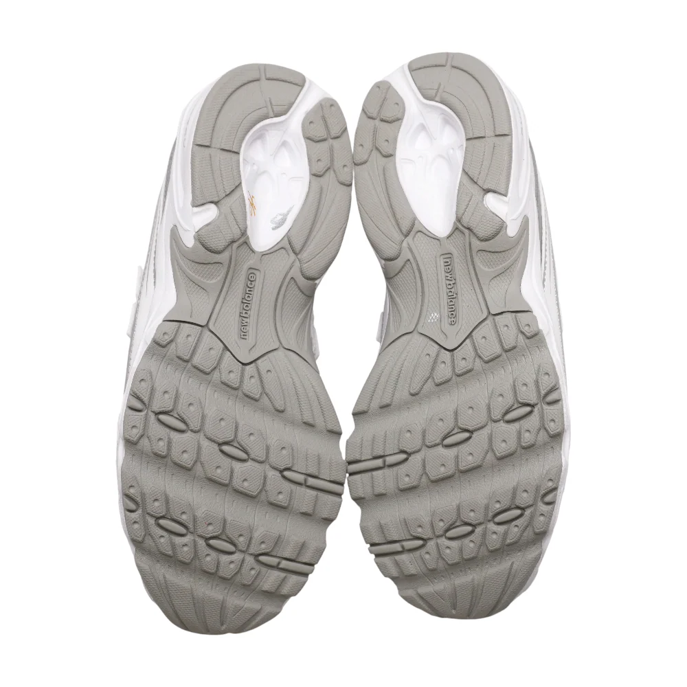 White Athletics Shoes - Image 3