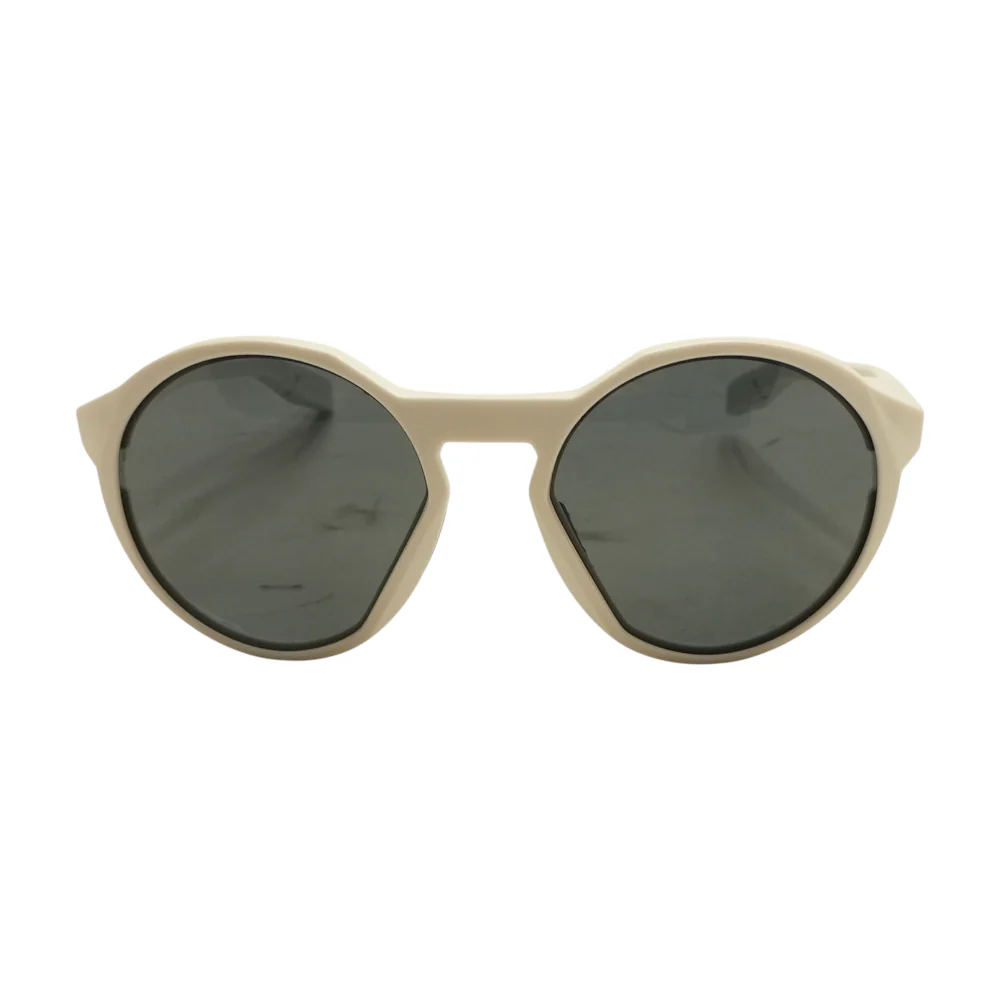 White Round Sunglasses - Image 2