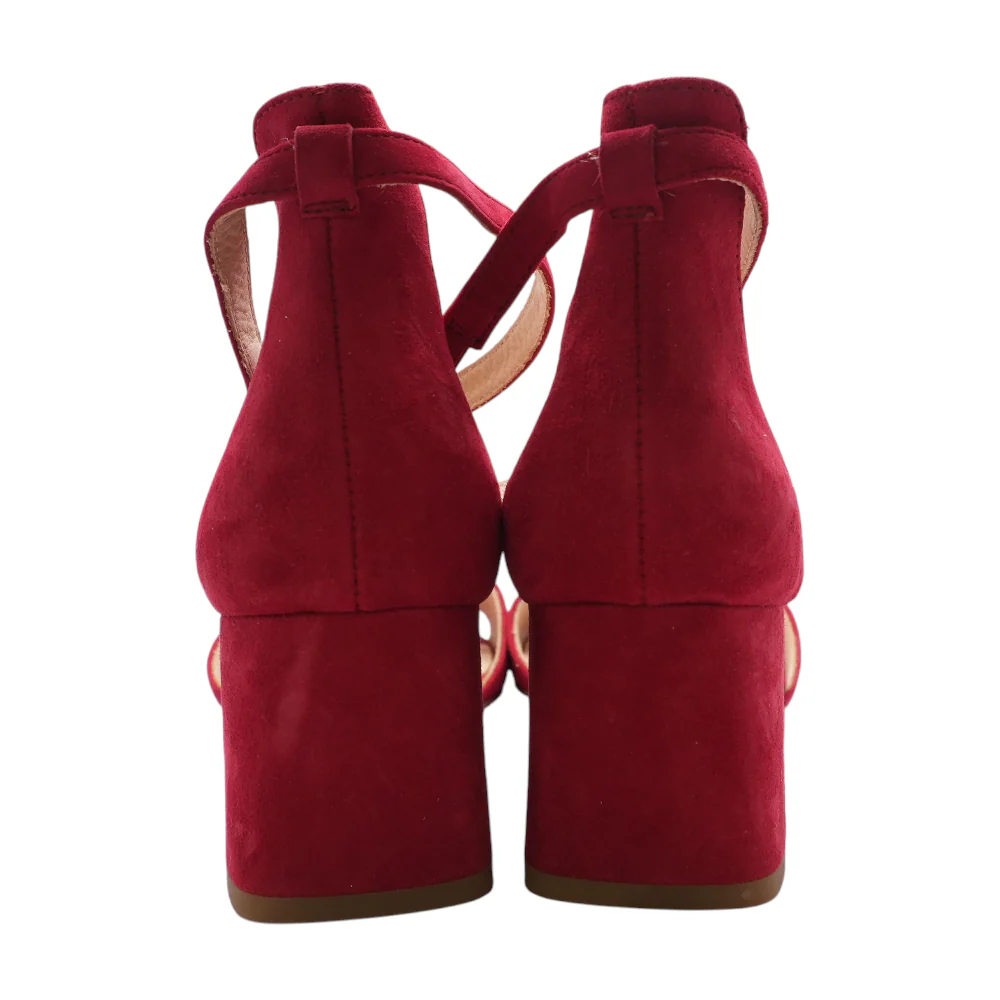 Red Heels - Image 2