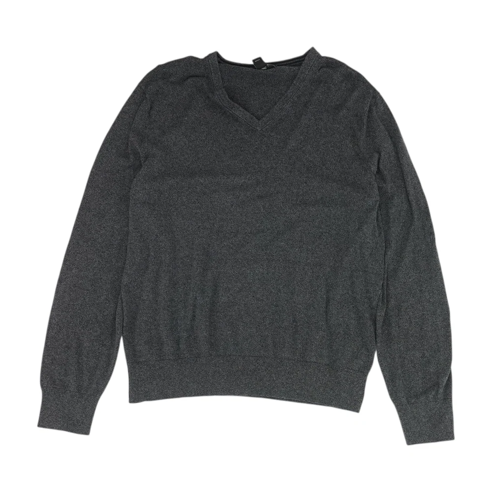 Gray Solid Pullover Sweater