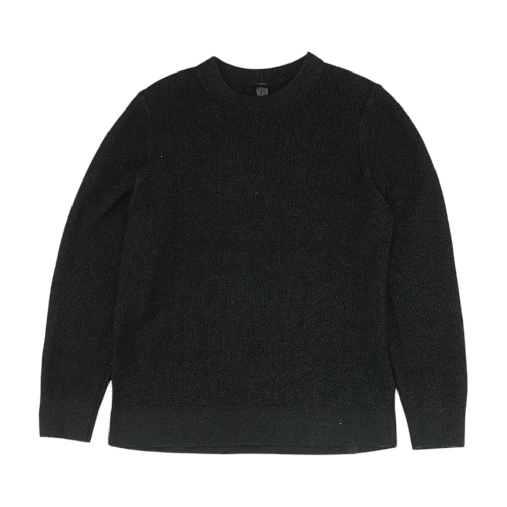 Black Solid Pullover Sweater