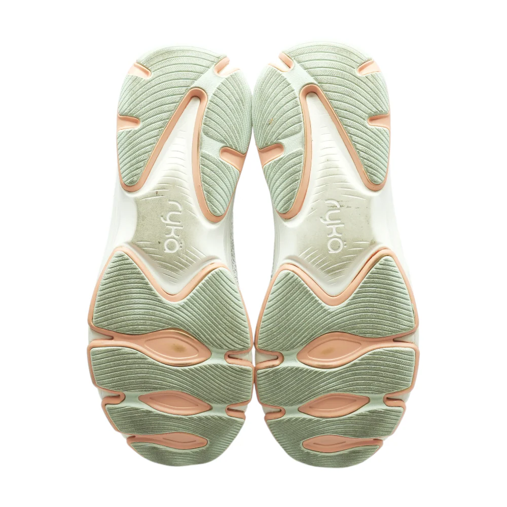 Devotion Low-Top Athletic Shoes - Image 3