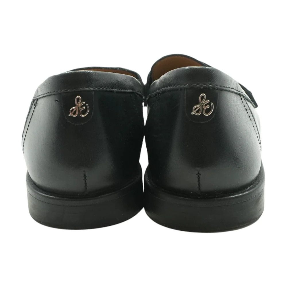 Black Flats - Image 2