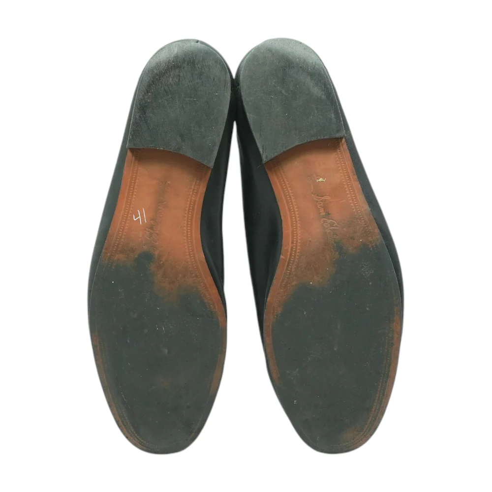 Black Flats - Image 3