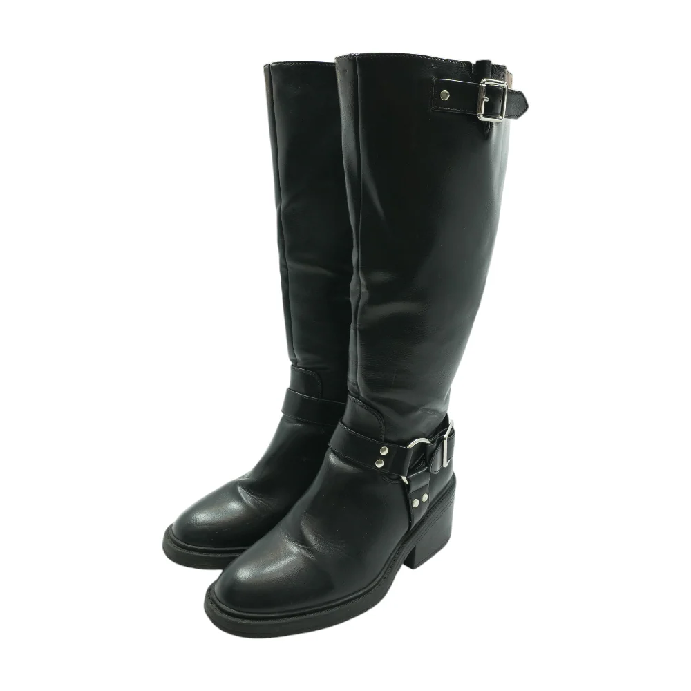 Black Boots