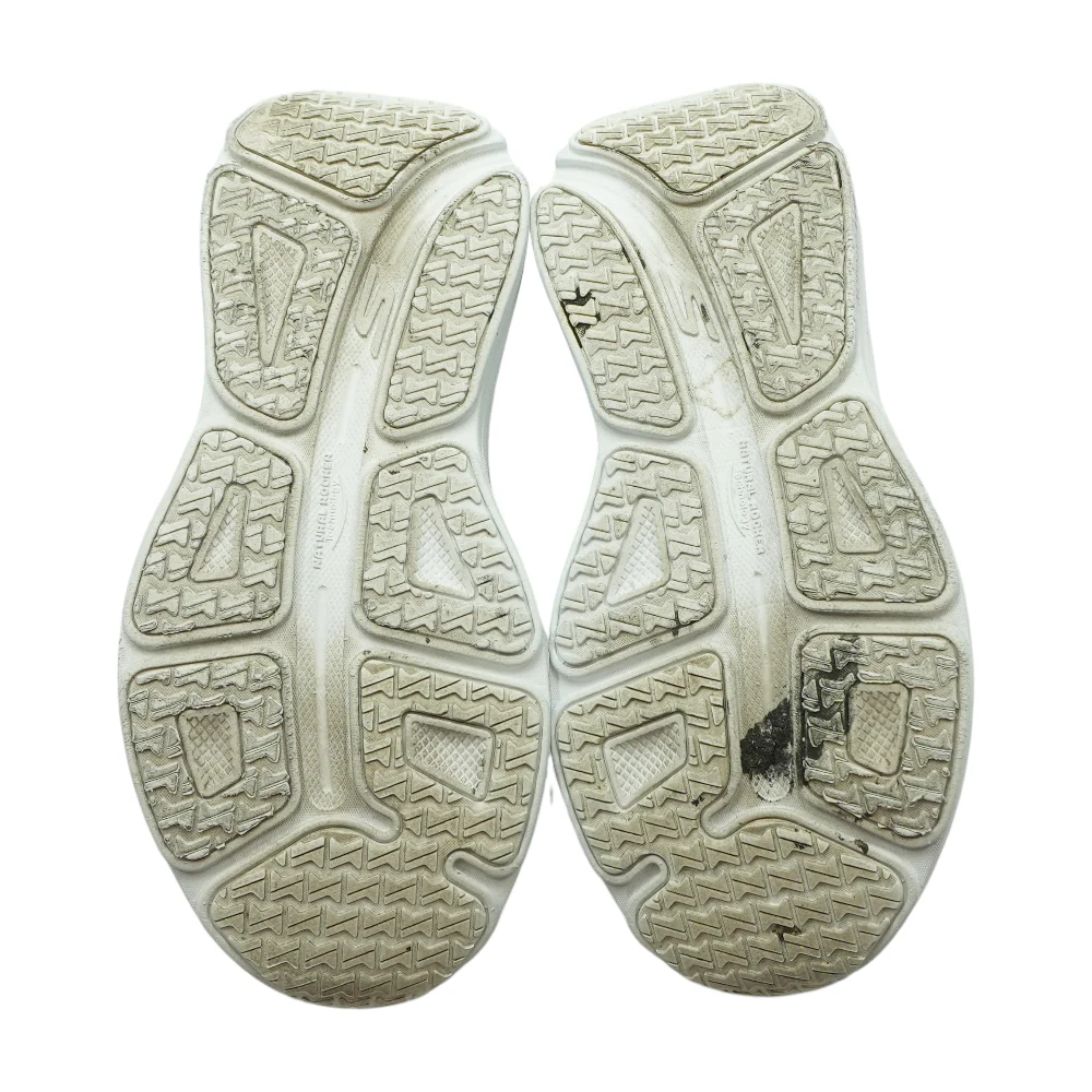 Max Cushioning Athletic Shoes - Image 3