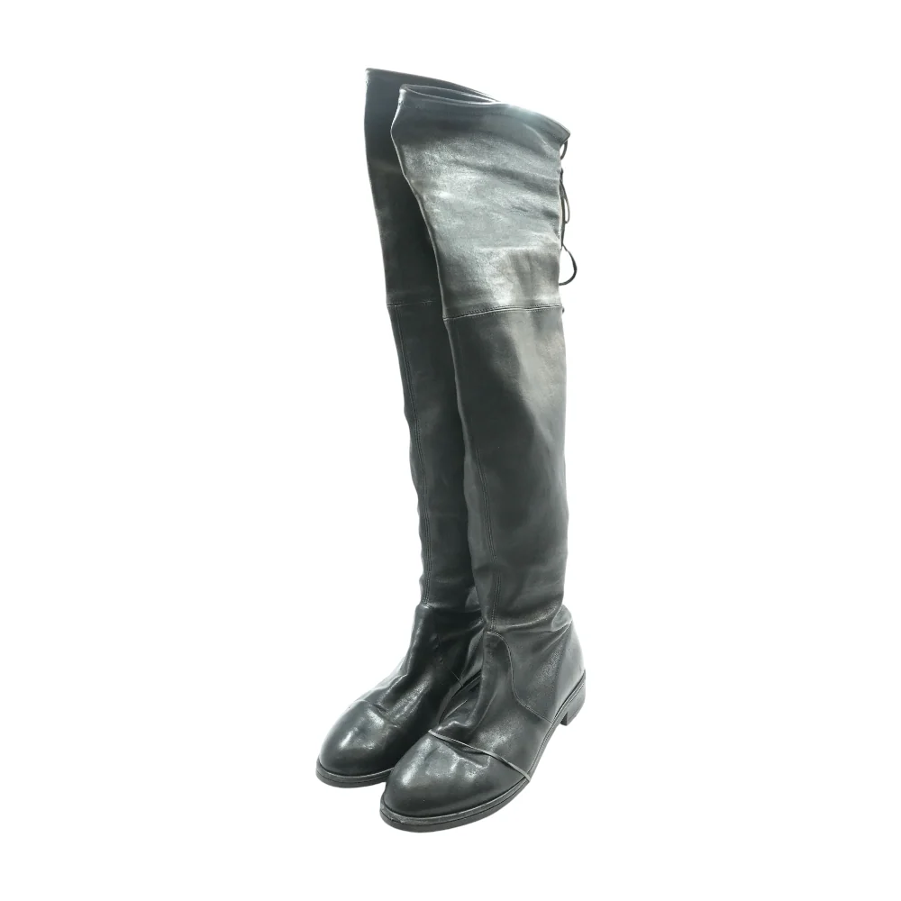 Black Boots