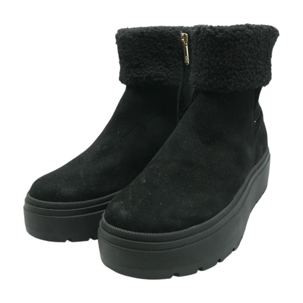 Black Boots