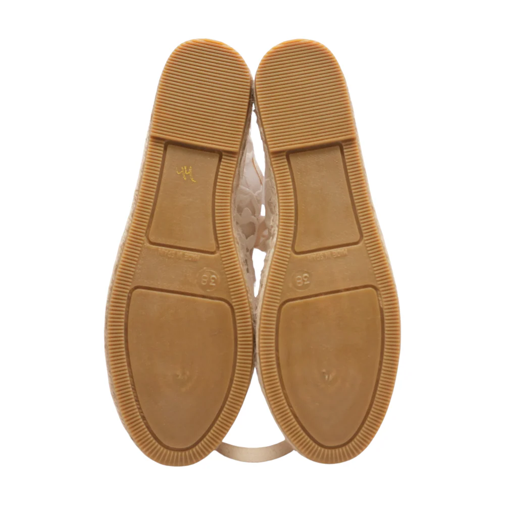 White Flats - Image 3