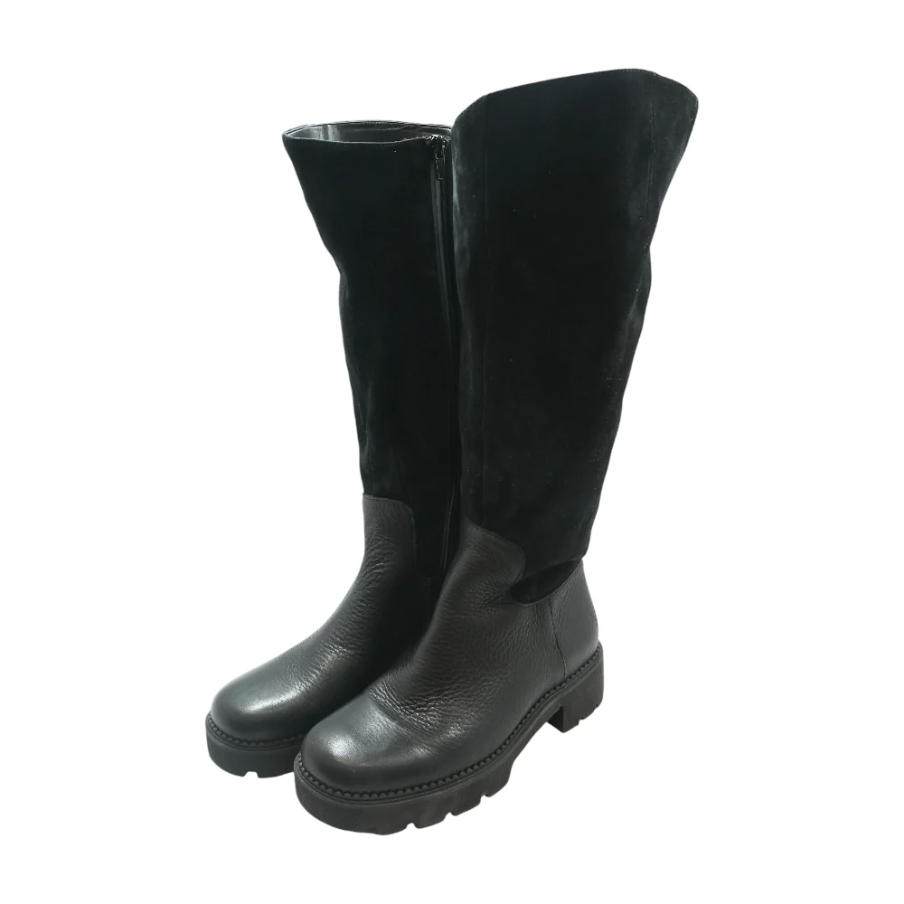 Black Boots