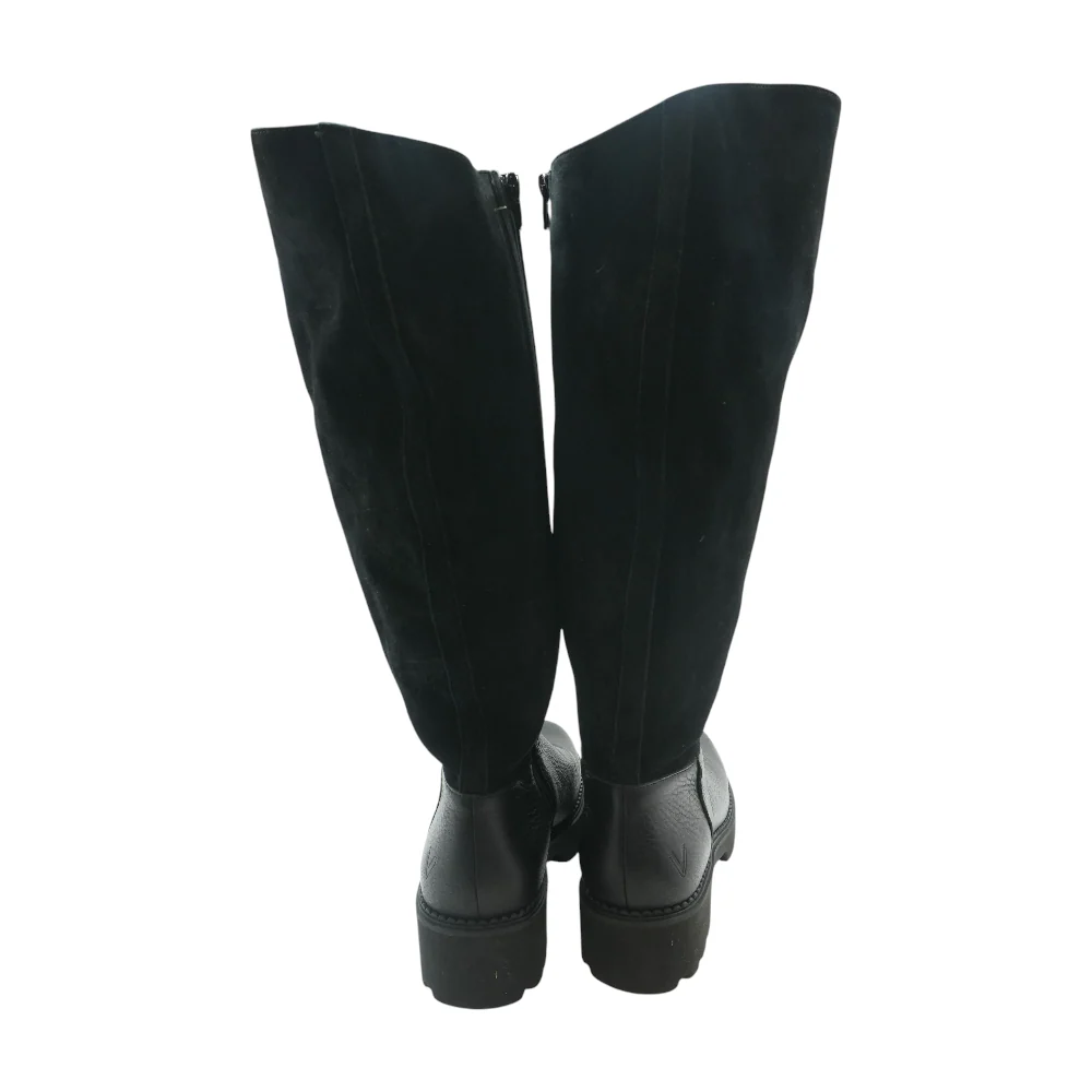 Black Boots - Image 2