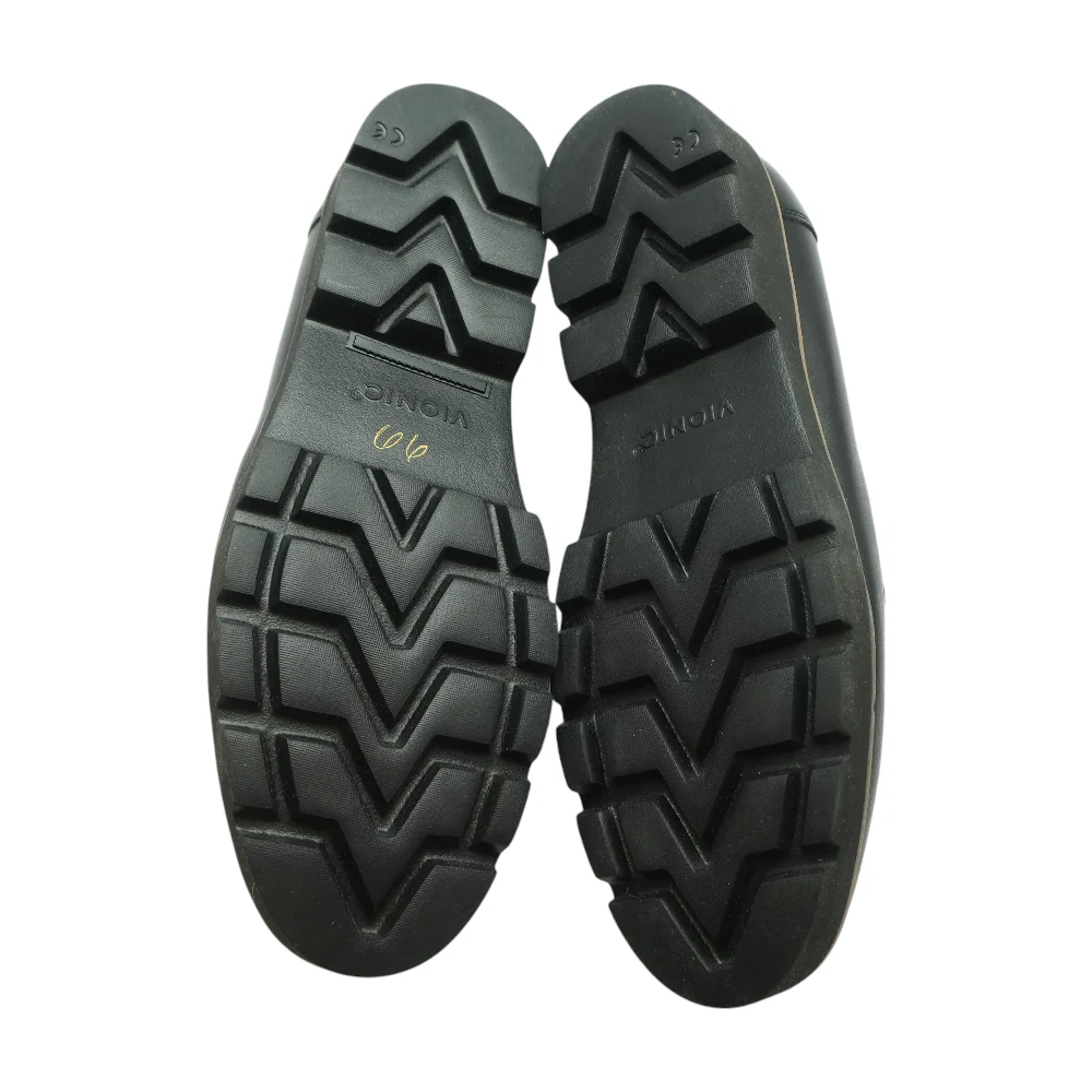 Black Flats - Image 3