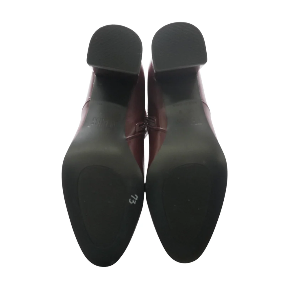 Red Boots - Image 3